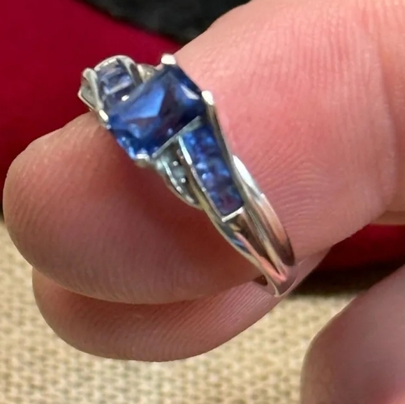 10K White Gold Sapphire and Diamond Ring SZ 7 - Picture 3 of 5